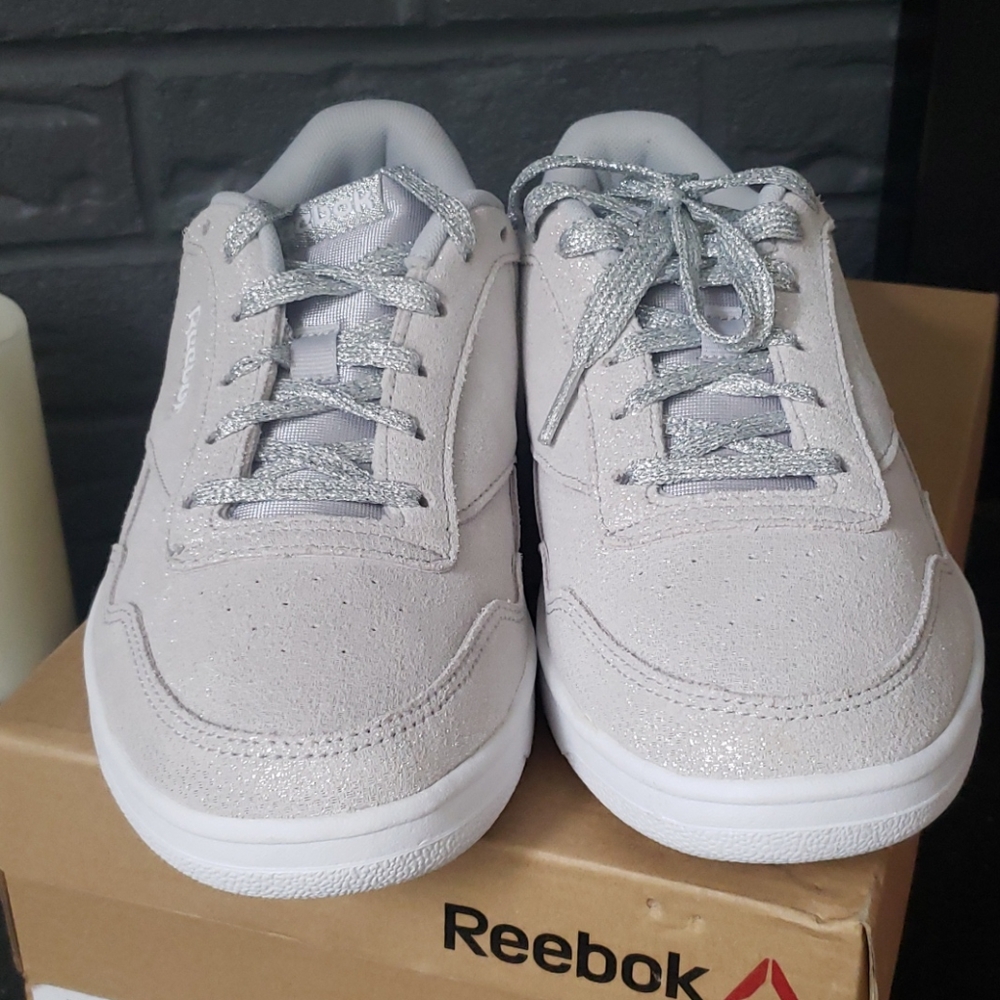 BNIB Reebok Tennis Shoes - Picture 2 of 7